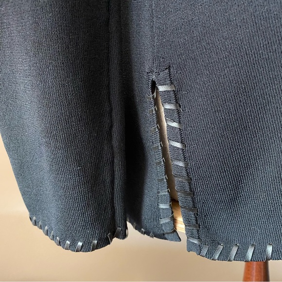 Beautiful black tunic style sweater with faux leather edging - Picture 4 of 6